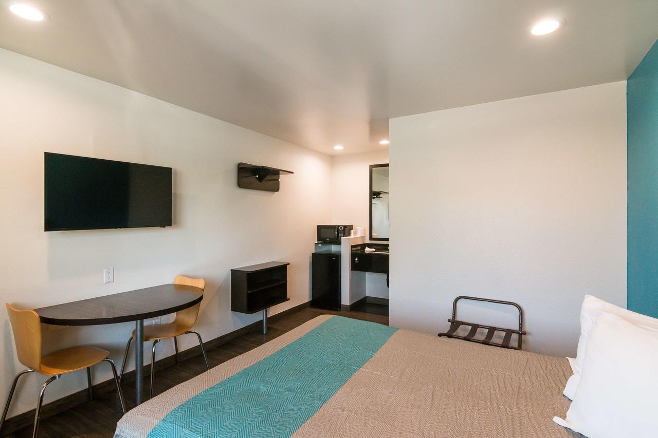 6-south El Monte, Ca - Angeles Hotel
